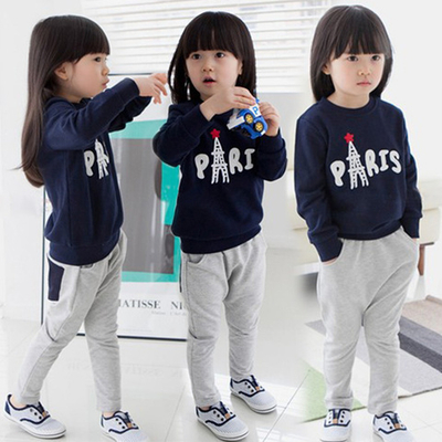 Костюм из штанов с карманами и толстовки с надписью