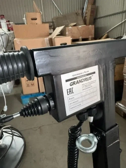 Затирочная машина с фонарем в коробке.