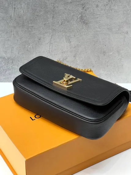 Сумка Louis Vuitton Lockme Chain East West черный