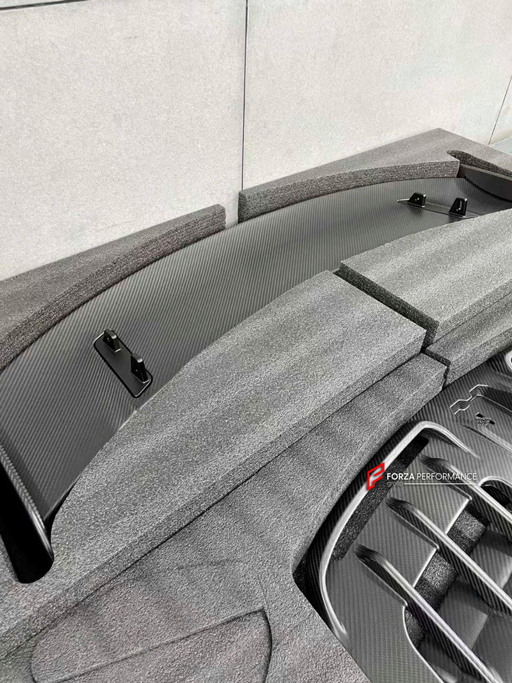 Заднее антикрыло с крышкой двигателя в стиле GT3 для PORSCHE 911 992.2 CARRERA 2025+