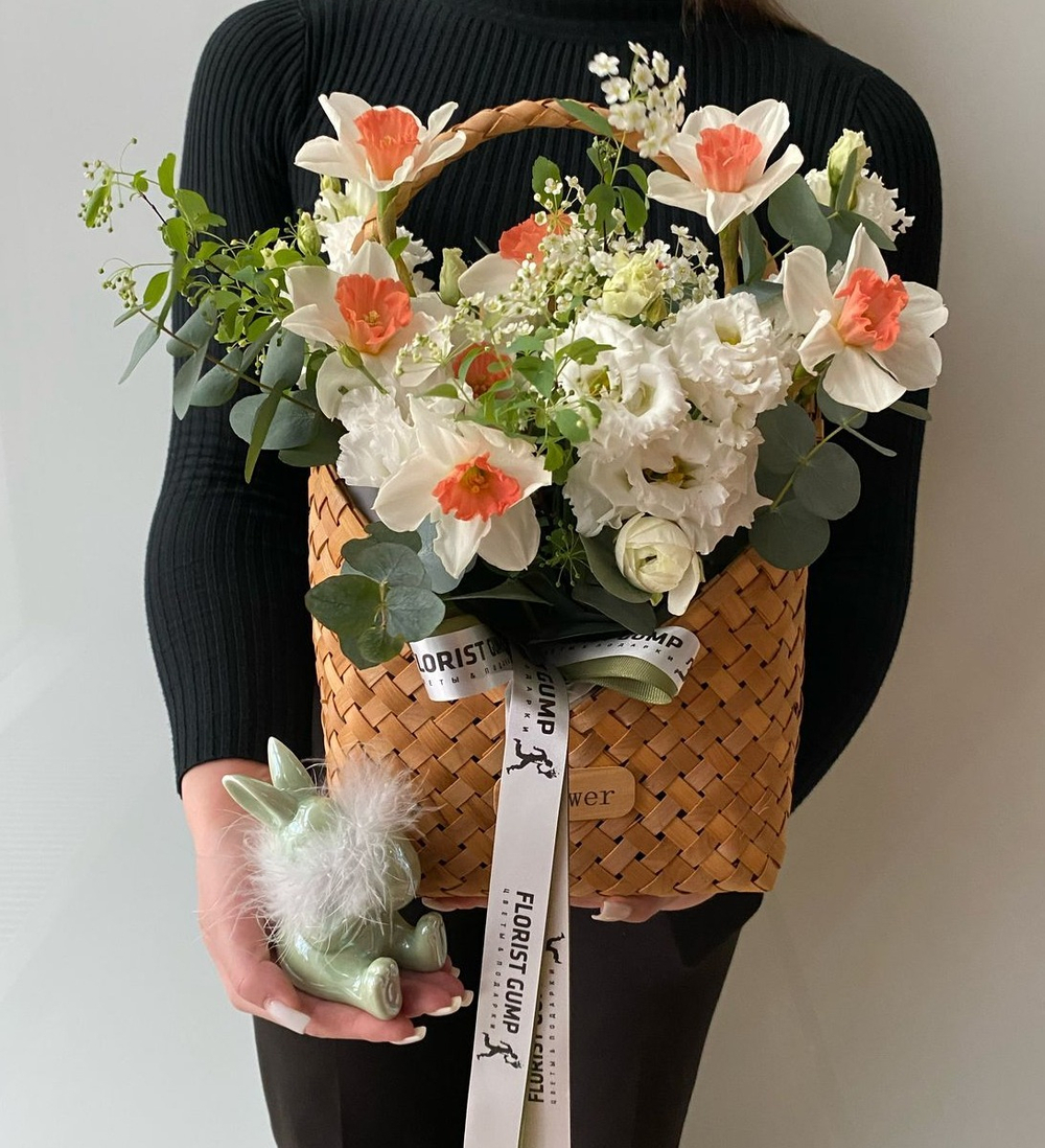 Пасхальное лукошко с нарциссами