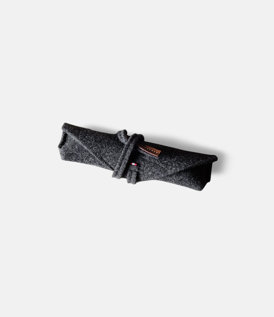 Hard Graft Pencil Wool Wrap Classic — пенал из шерсти