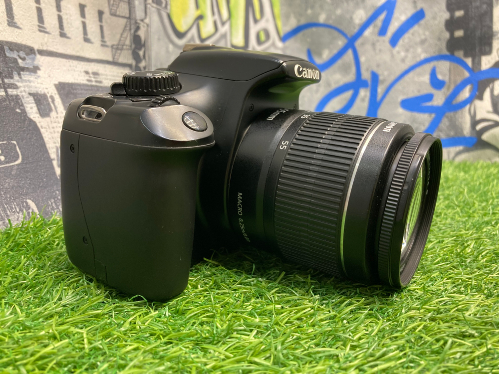 Canon EOS 1100D kit 18-55mm lll 22.000 кадров