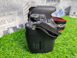 Canon EOS 700D (12500 кадров) Покупка/Продажа