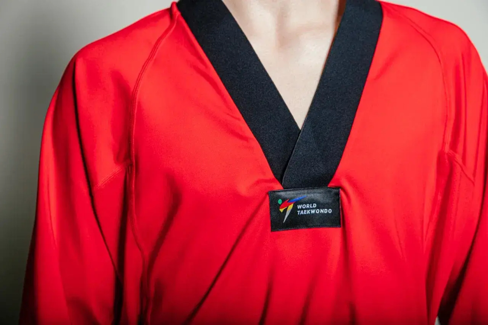 Добок WT Tusah Evo Uniform Male Dan красный