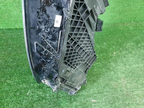 Фара правая Audi Q7 2 (2015-2019) LED