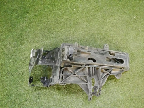Кронштейн фары правый BMW 5er F10 F11 (2009-2017)