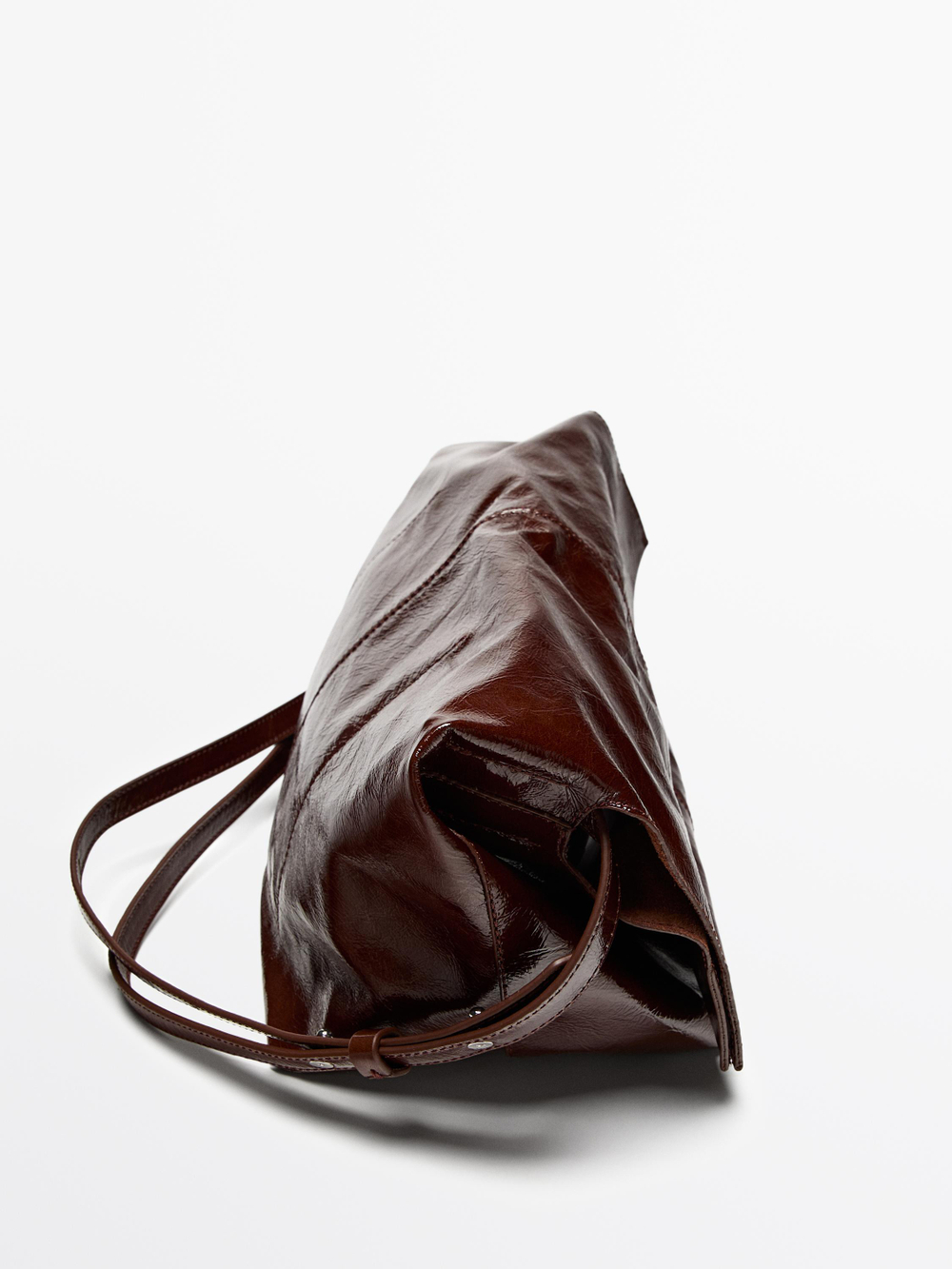 Massimo Dutti Сумка с клапаном из потрескавшейся кожи наппа, коричневый