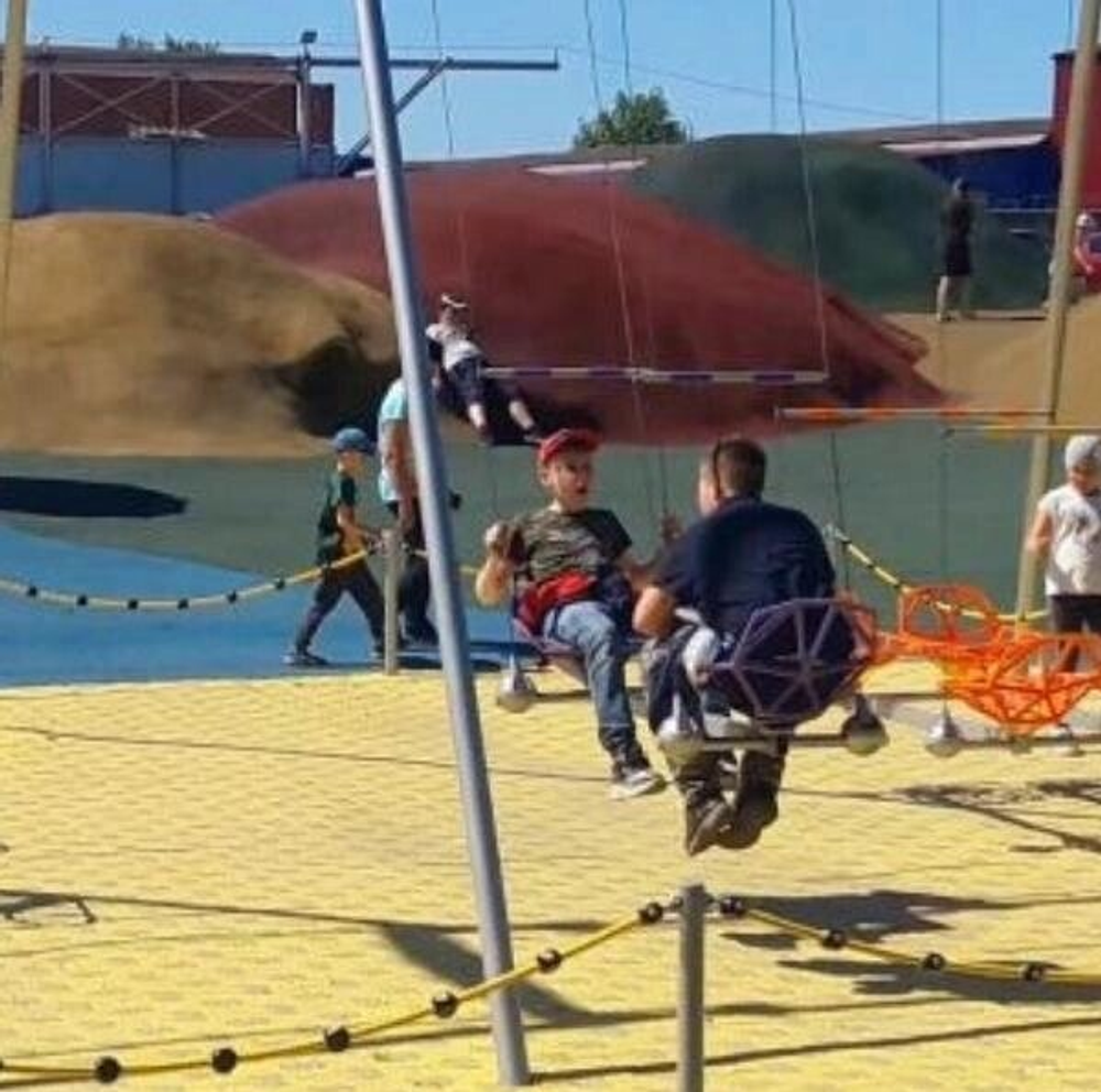 Качели парные усиленные непрозрачные высотой 650 см