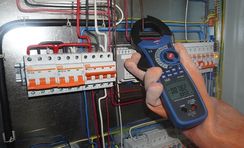 Клещи электроизмерительные True RMS СЕМ DT-3351