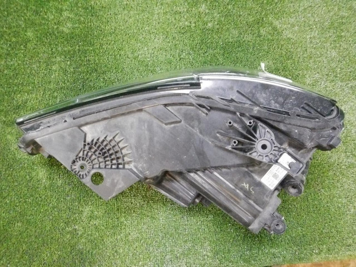 Фара правая Cadillac XT6 (2019-н.в.) LED