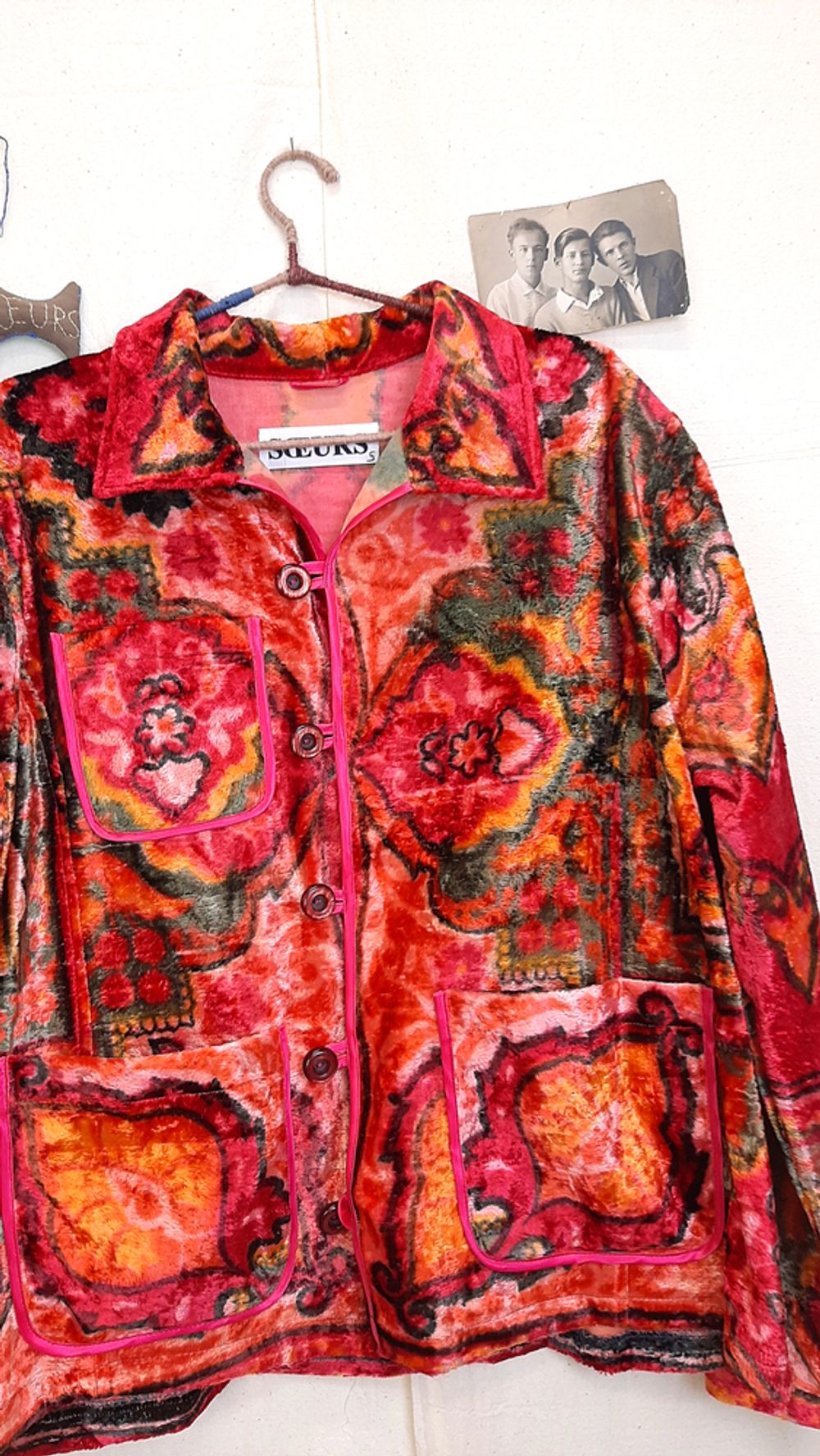 Куртка Soeurs с Пуговицами на Петлях/Razz Velvet Jacket розовая