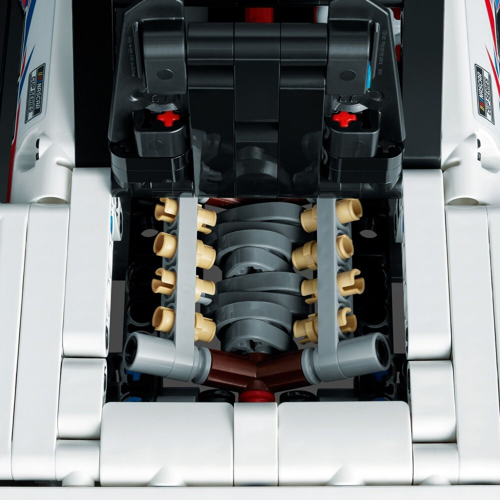 LEGO Technic - Новый Chevrolet Camaro ZL1 из серии NASCAR 42153