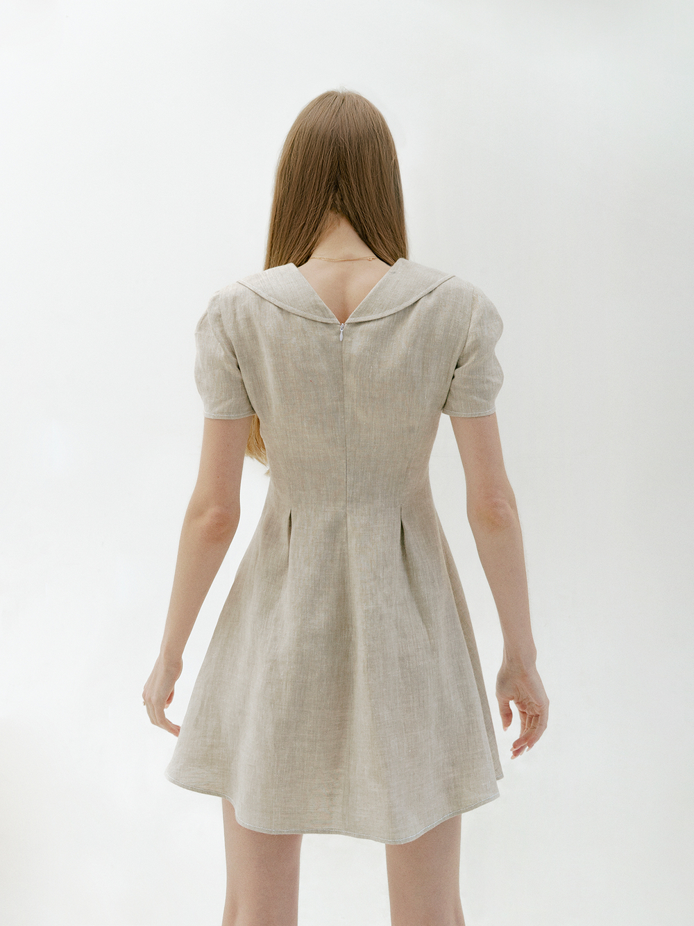 Linen dress with collar