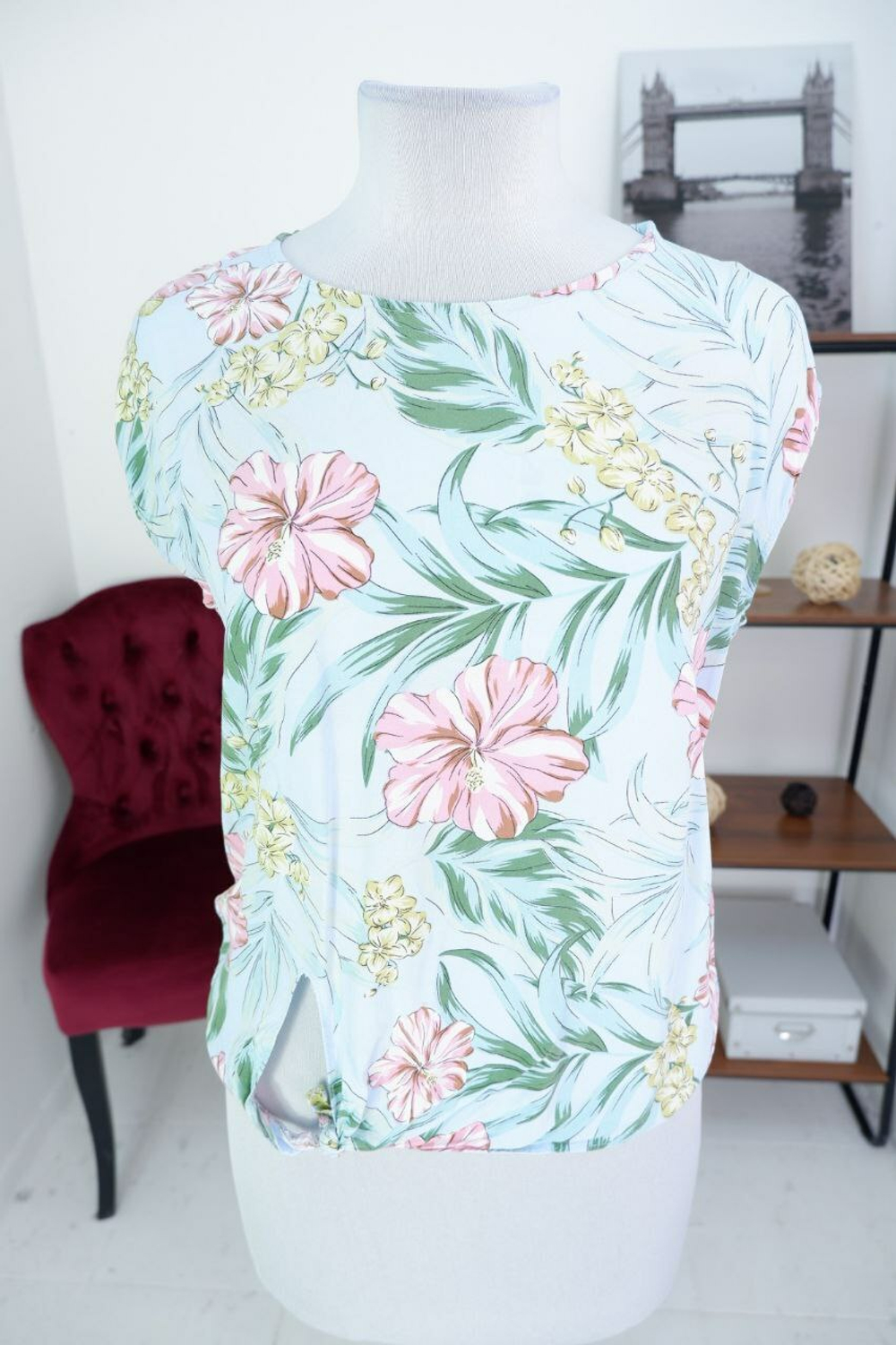 Футболка из вискозы с принтом 44 размер