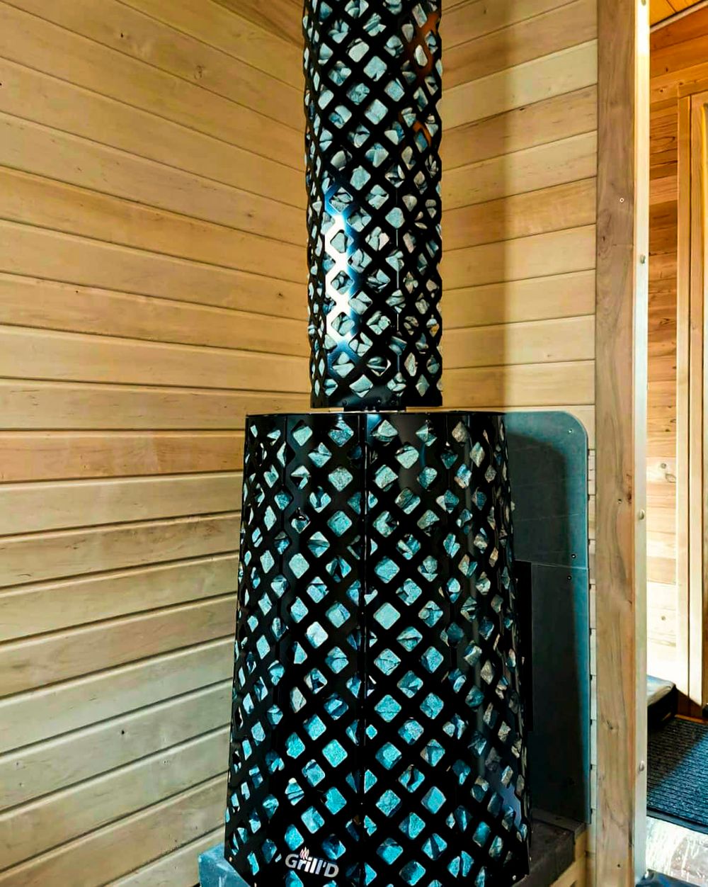 Дровяная банная печь Grill'D Violet 400 Short Max Pro