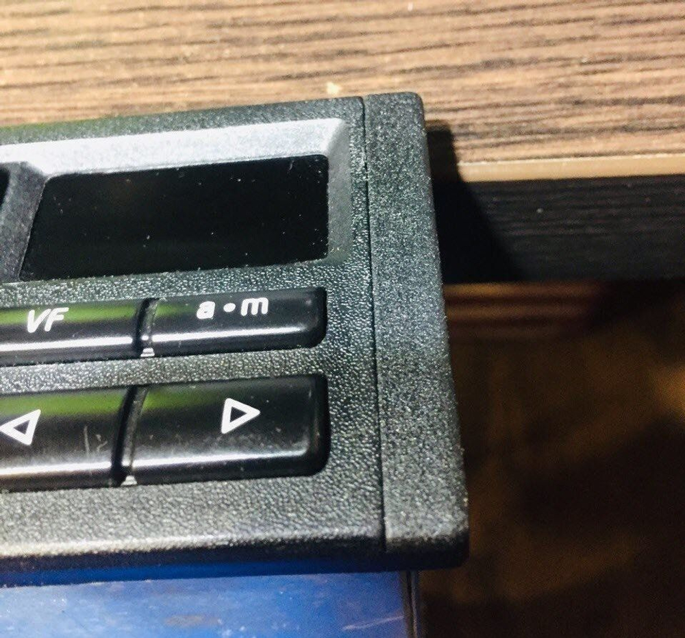 Боковые крышки аудиоустройств Bmw E30 32 34 36 (OEM: 65 12 6 907 823)