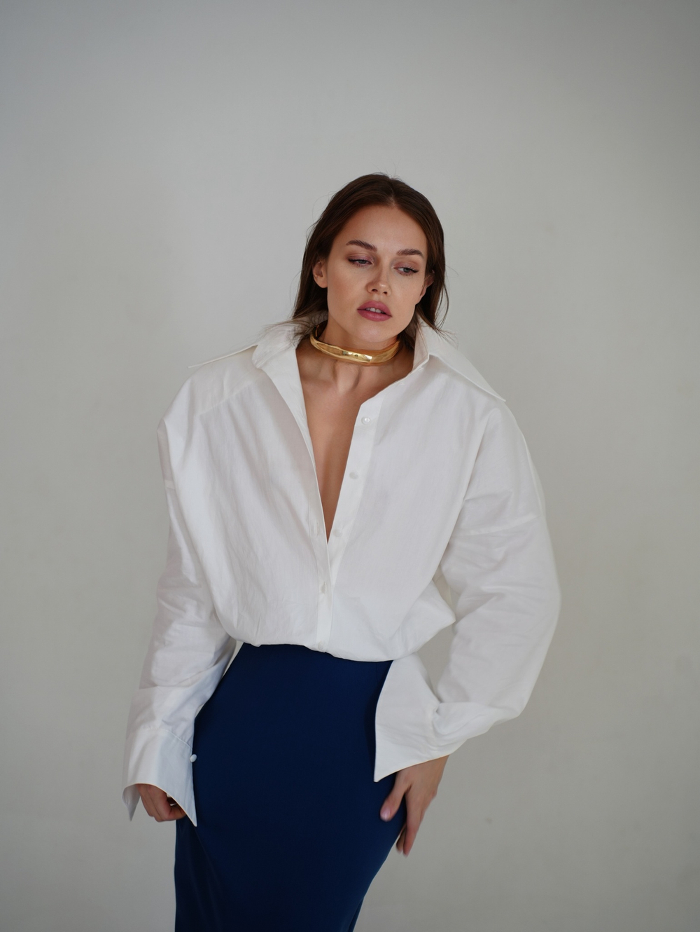 Рубашка "Идеальная" с плечами в белом