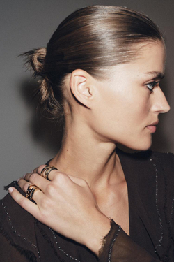 ZARA НАБОР ИЗ 2 КОЛЕЦ С БЛЕСТКАМИ И ДРАГОЦЕННЫМИ КАМНЯМИ, ЗОЛОТИСТЫЙ