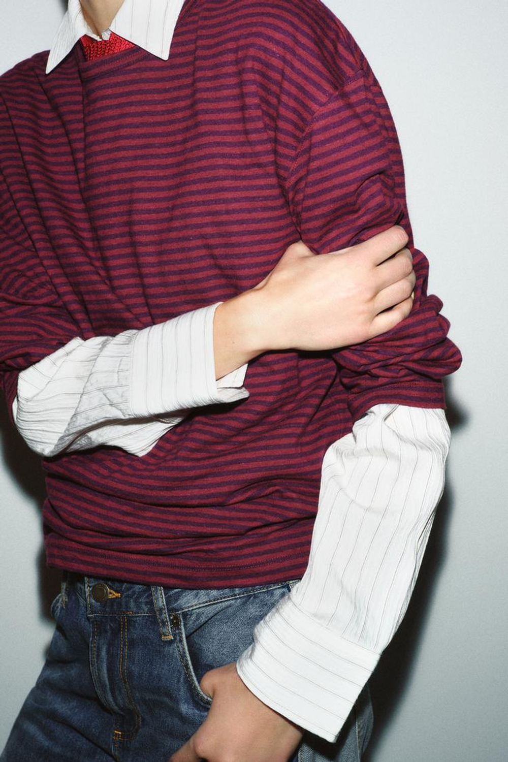 ZARA ФУТБОЛКА ИЗ ХЛОПКА И ЛЬНА В ПОЛОСКУ, ОТТЕНКИ ФИОЛЕТОВОГО