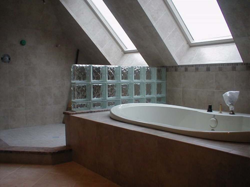 Завершающий стеклоблок морская волна волна окрашенный изнутри Vitrablok   19x19x8