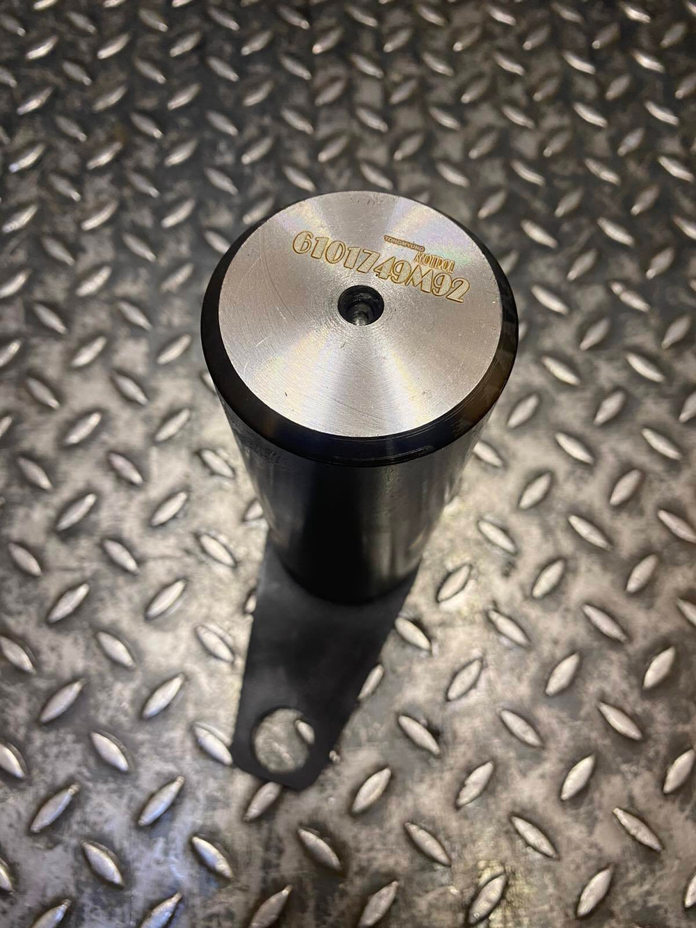 Палец 6101749M92