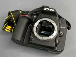 Nikon D7500 22.200 кадров