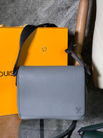 Сумка-мессенджер Louis Vuitton