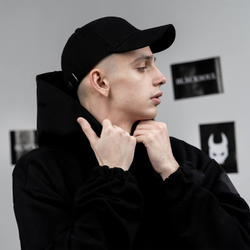 Бейсболка "HUSH"