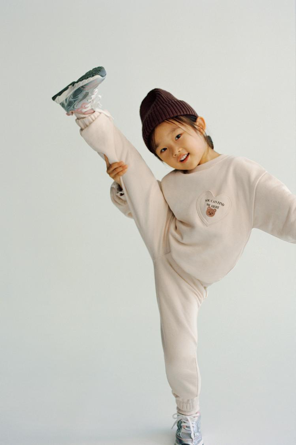 ZARA БРЮКИ-ДЖОГГЕРЫ С КАРМАНОМ-СЕРДЦЕМ, ВАНИЛЬНЫЙ