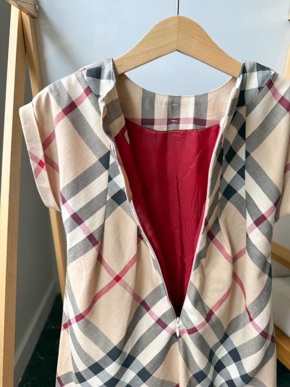 Платье Burberry, 104