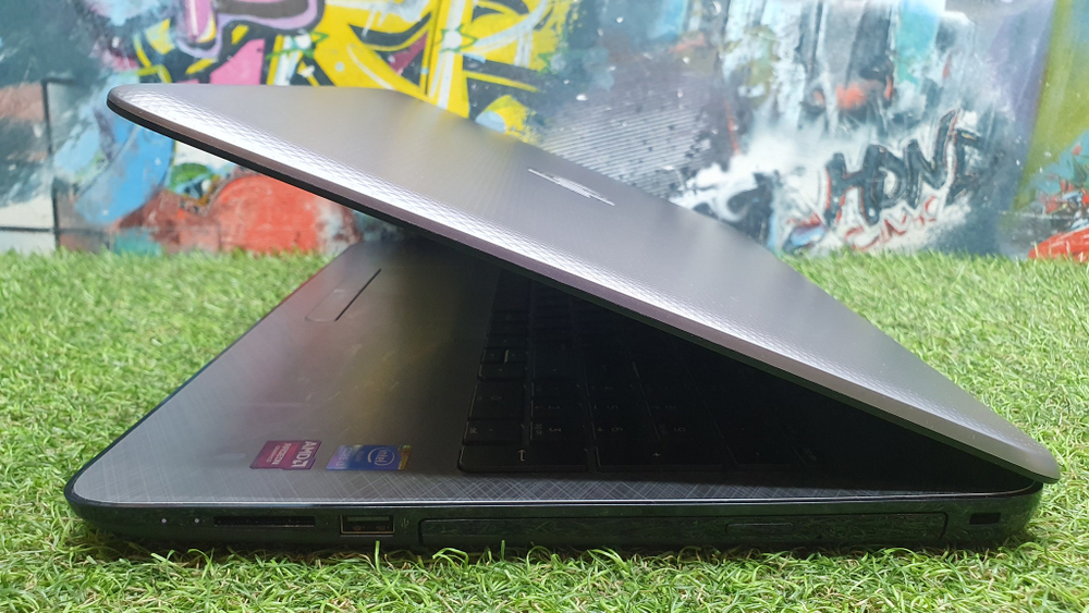 Ноутбук HP i3/4Gb/R5 M330 2Gb/15-ac011ur [n0j84ea]/Windows 10