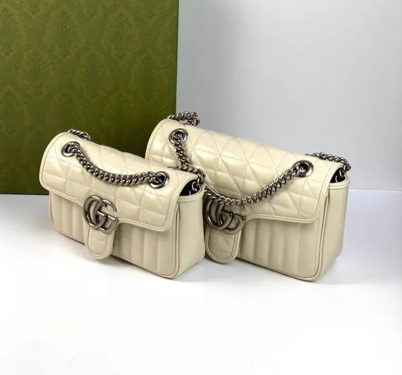 Сумка на плечо Gucci GG Marmont маленького размера белый