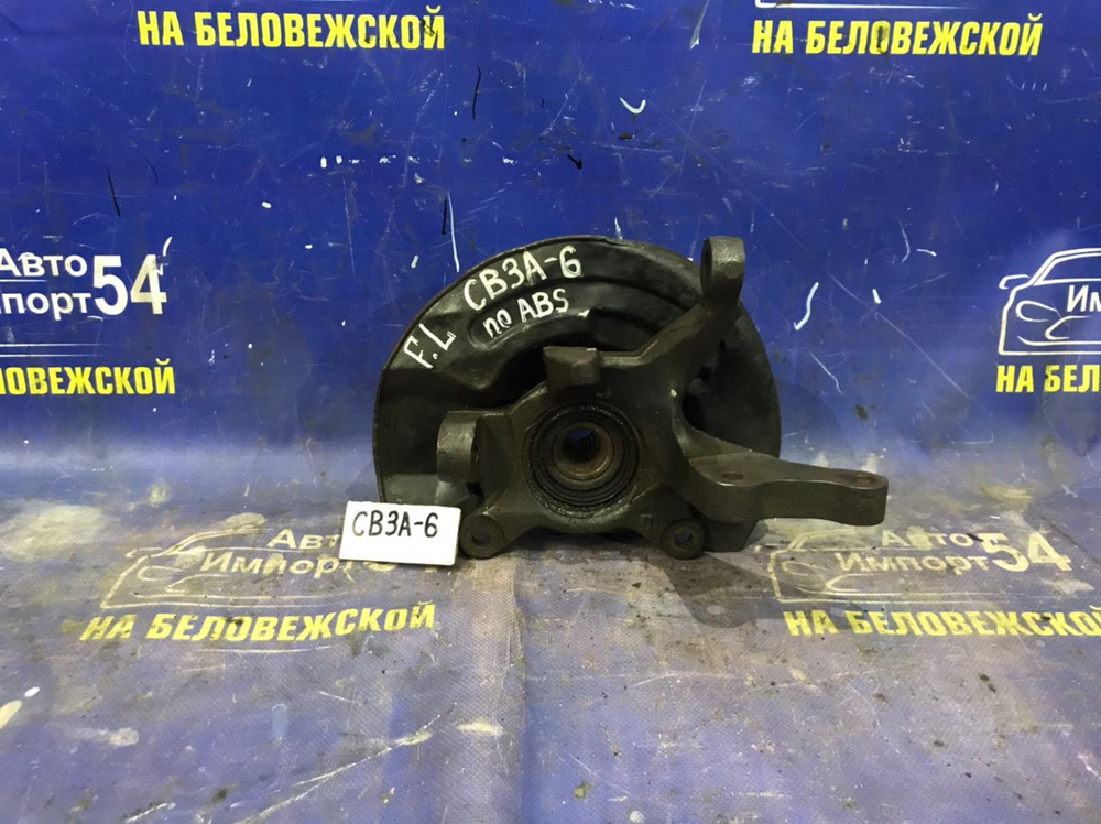 Ступица передняя левая MITSUBISHI LANCER 1993