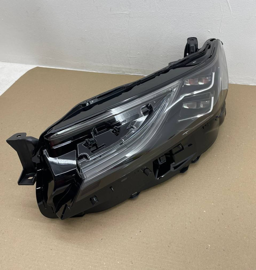 Фара передняя левая LED 81070-33N60 8107033N60