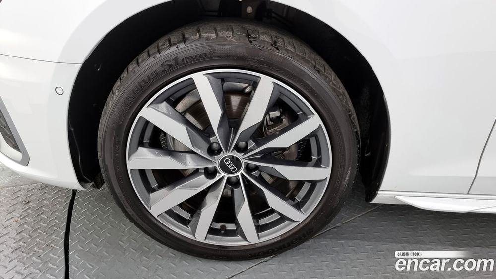 Audi A4 (B9) 40 TFSI Premium (01.2023)