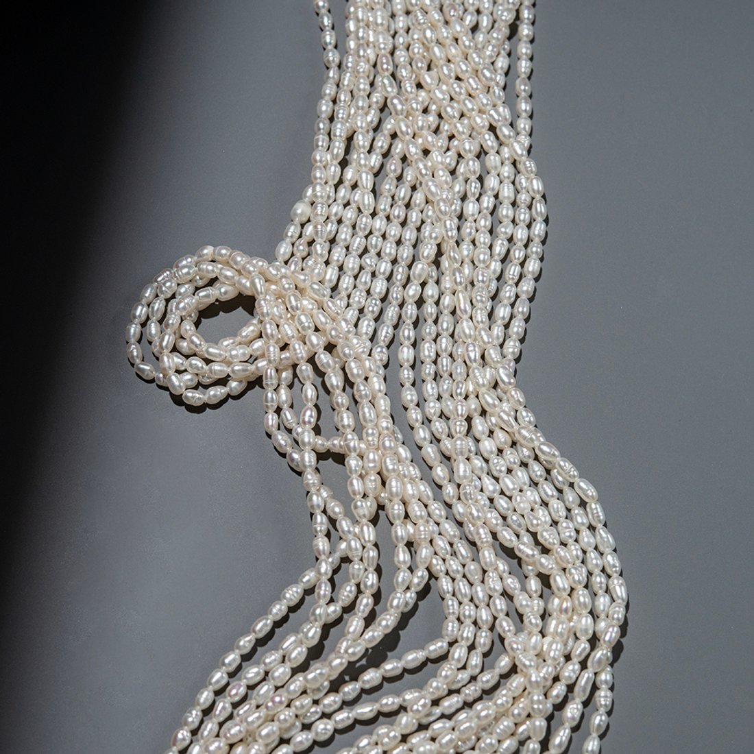 Жемчуг культивированный овальный, белый, 5*3,5мм