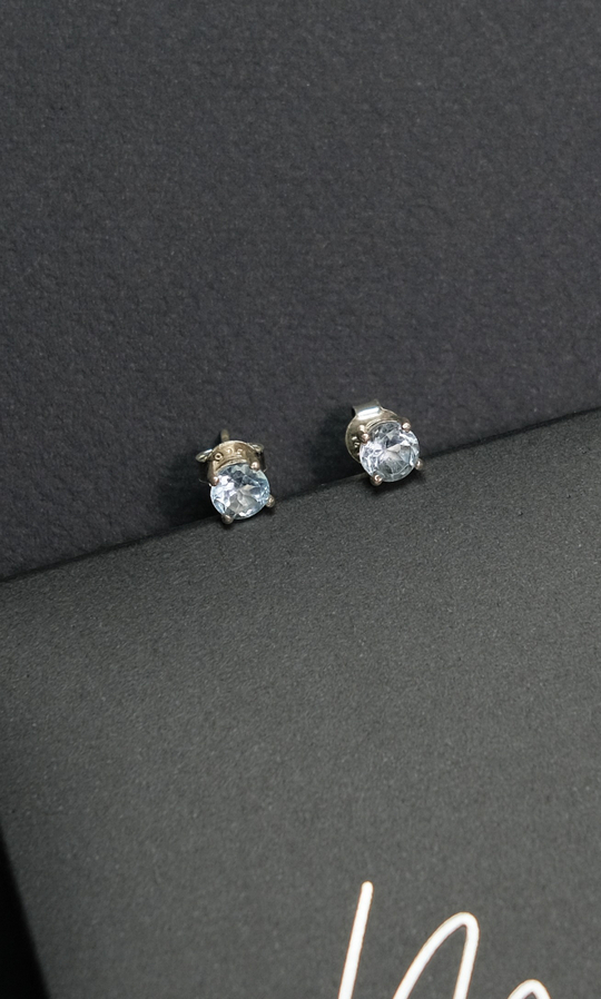 Серьги пуссеты "Memo about mindfulness" из голубого топаза с серебром 925