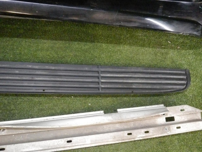 Накладка порога правая Toyota Land Cruiser 300 (2021-н.в.)