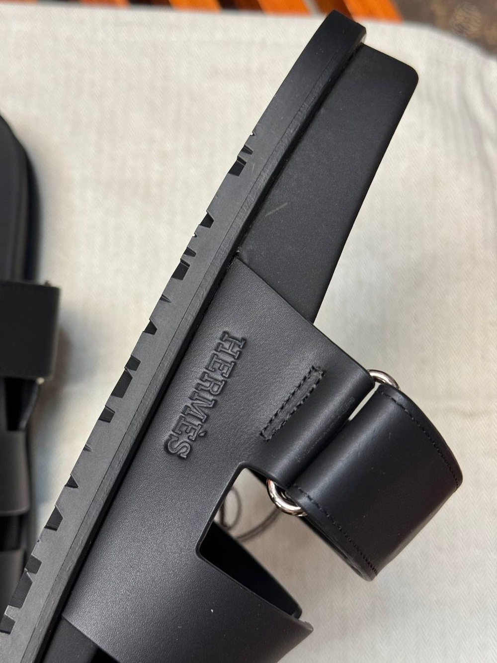 Шлепанцы Hermes