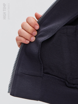 Укороченный бомбер из футера на молнии