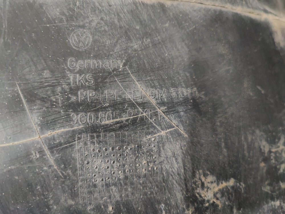 Подкрылок передний правый Volkswagen Passat B8 14-нв Б/У Оригинал 3G0805970F