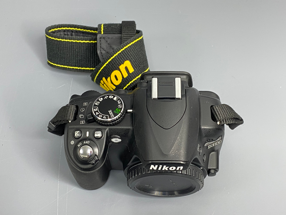 Nikon D3100 3.500 кадров