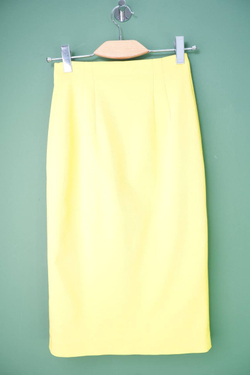 Юбка Mohito сочного цвета,маркировка 36 eur, визуально 42 размер