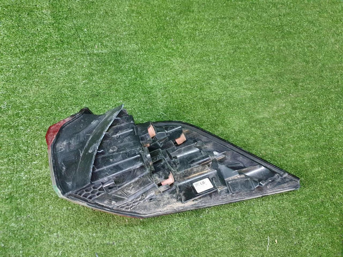 Фонарь левый внешний Toyota RAV4 5 XA50 (2018-н.в.)