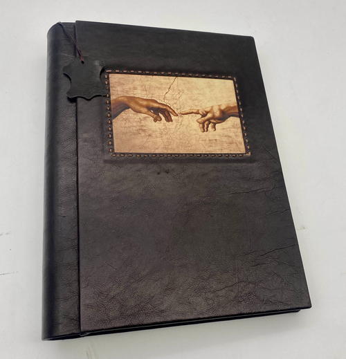 Фотоальбом из кожи "Сотворение" 23см*32см