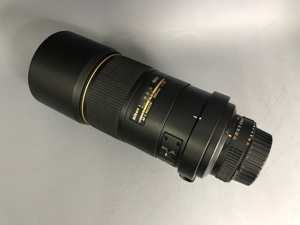 Nikon 300mm 4D ED-IF AF-S Nikkor