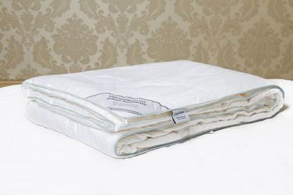 Одеяло легкое 150х210 Luxe Dream Premium Silk DC1017