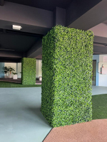 5.23. Вертикальное озеленение колонн искусственной зеленью в ЖК «Development Plaza»