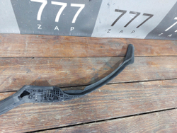 Уплотнитель двери задний правый Geely Monjaro 21-нв Б/У Оригинал 8889175520